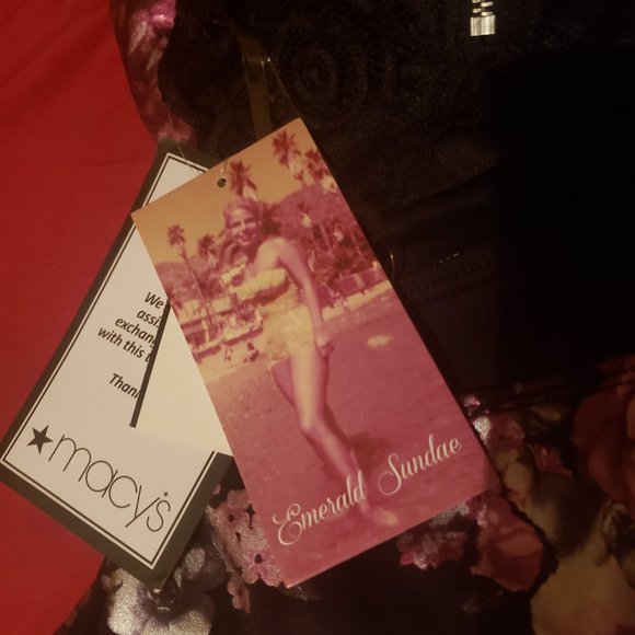 Emerald Sundae Dress Lace Back Dress, Size: M, NWT - Picture 9 of 9